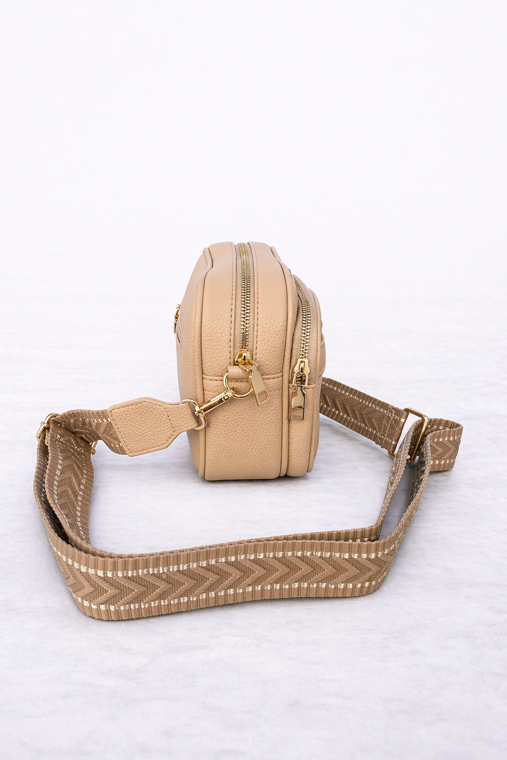 Beige schoudertasje – compact en stijlvol met luxe uitstraling