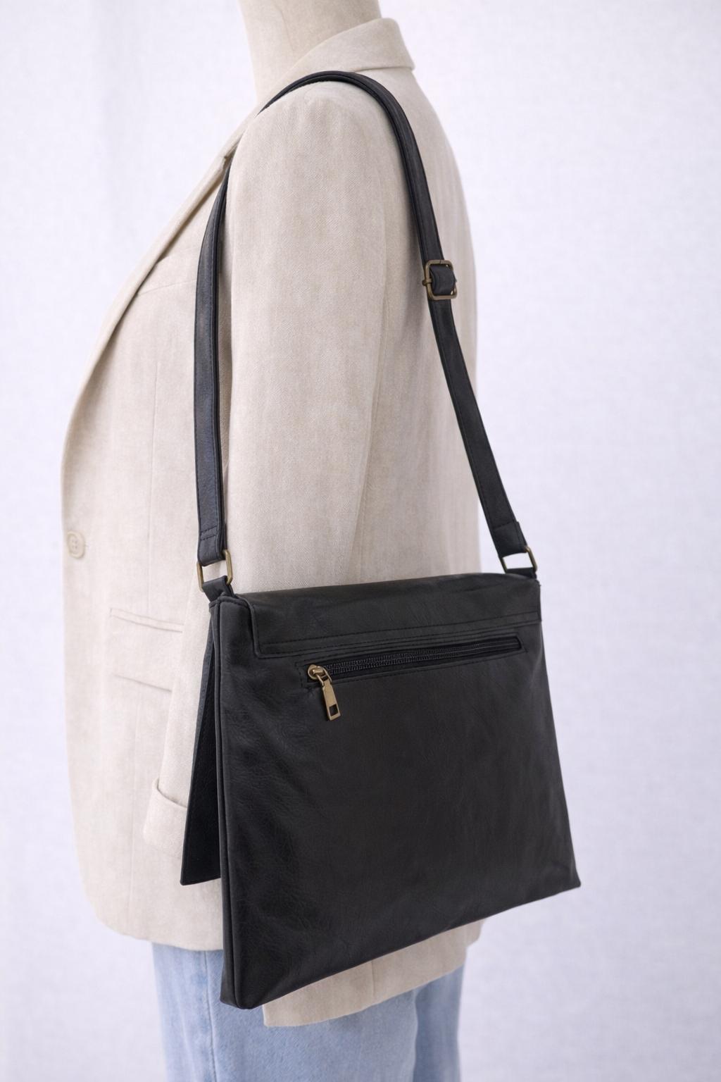 Zwarte Messenger Tas – Tijdloos Italiaans Design