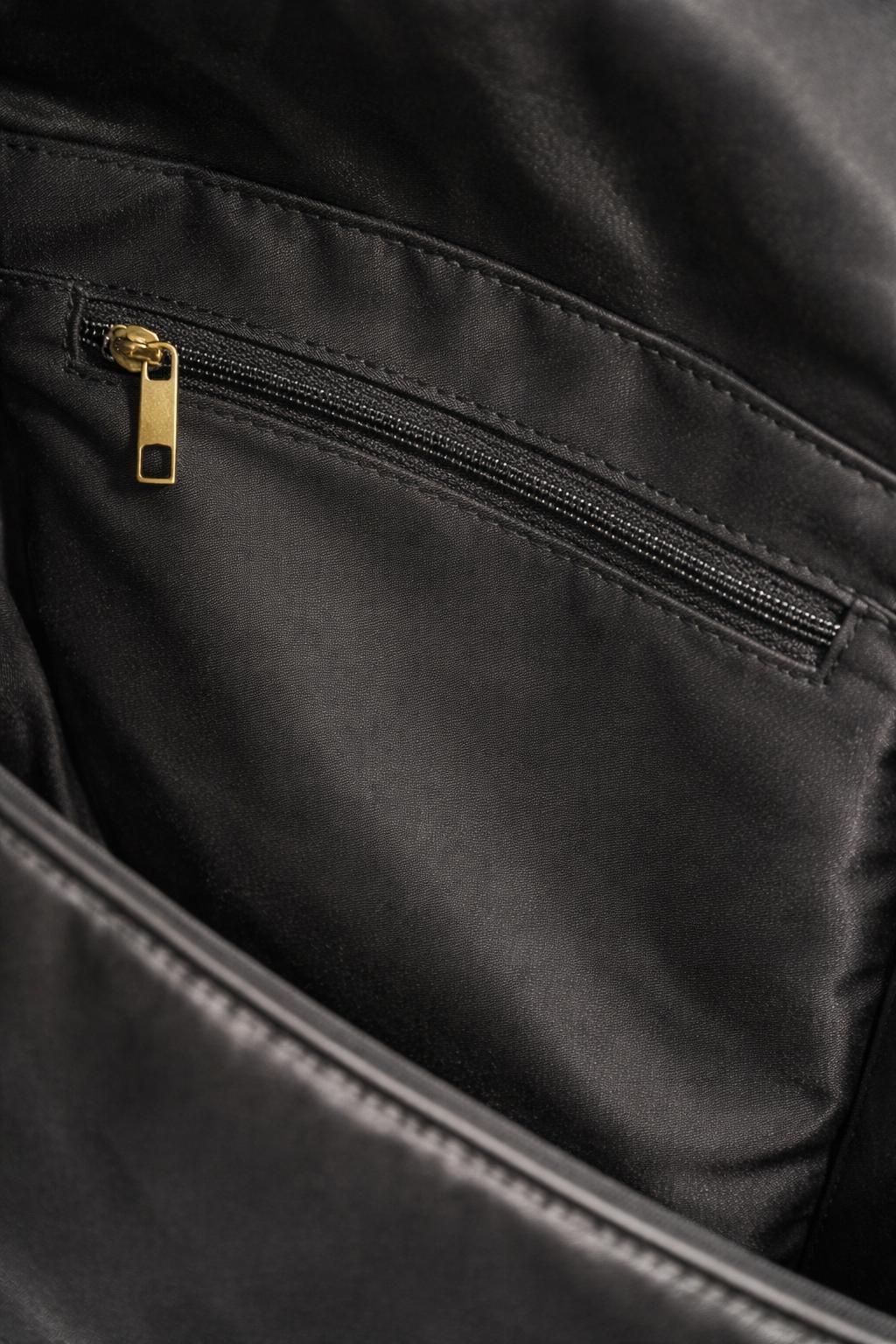 Zwarte Messenger Tas – Tijdloos Italiaans Design